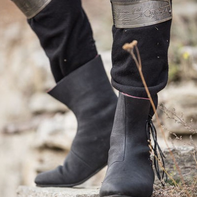 Sepatu Kulit Abad Pertengahan  - Medieval Men'S Accessories ulasan dan harga